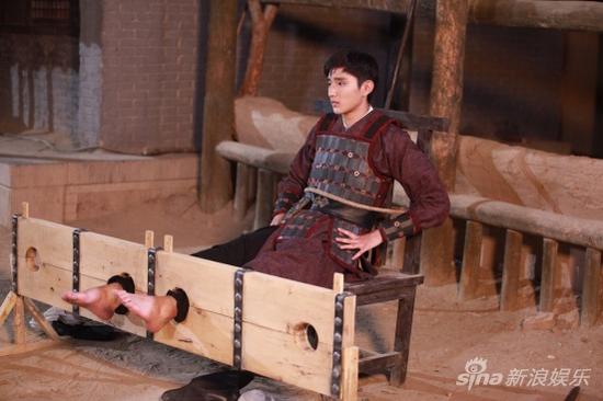 于小彤被施“笑刑”