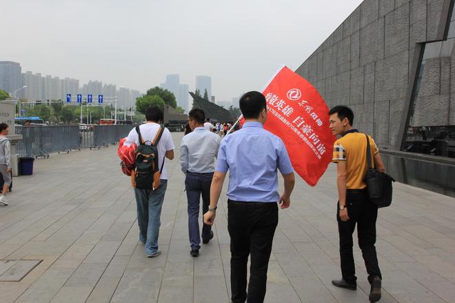 南京大屠杀纪念馆参观中