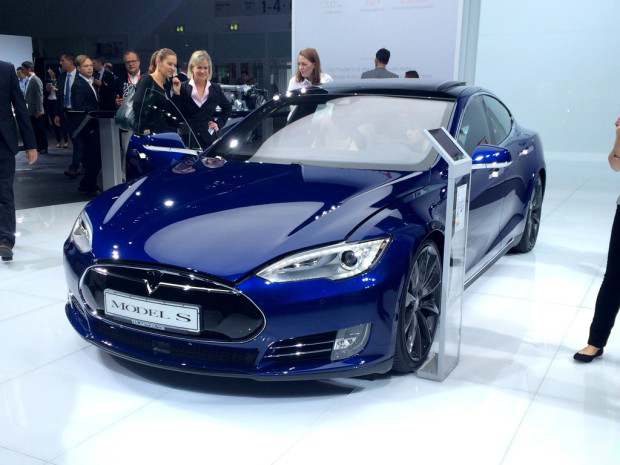 特斯拉MODEL S P90D亮相法兰克福车展