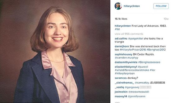 成为美国第一夫人前，希拉里曾是阿肯色州第一夫人，竞选阵营展示了希拉里1983年拍摄的照片。