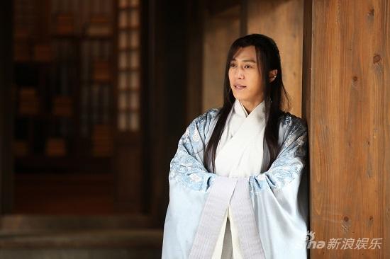 靳东《琅琊榜》饰蔺晨