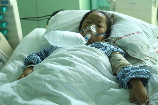 《宝贝》袖珍孕妈搏命产子