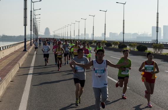 迁安市首届长城山野绿道马拉松穿越赛开赛