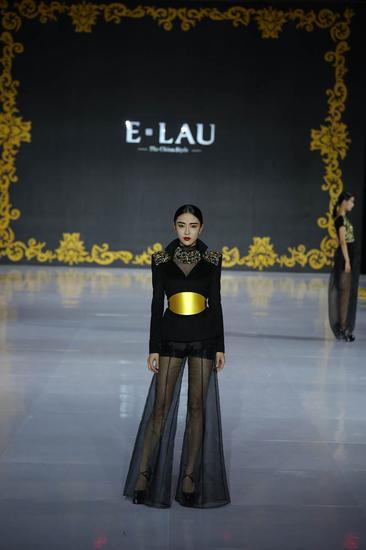 中式丽装，北京礼赞”刘亚桐中国首秀