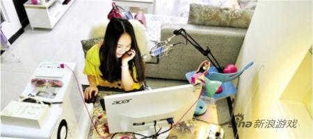 当红网络女主播沈曼，据称年薪数百万元，是许多网络女主播的偶像。