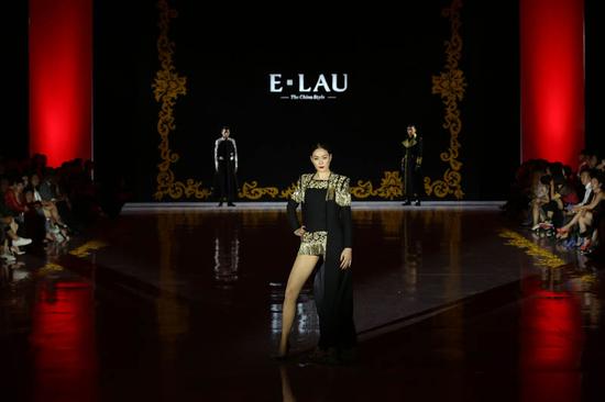 中式丽装，北京礼赞”刘亚桐中国首秀