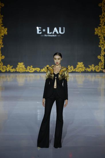 中式丽装，北京礼赞”刘亚桐中国首秀