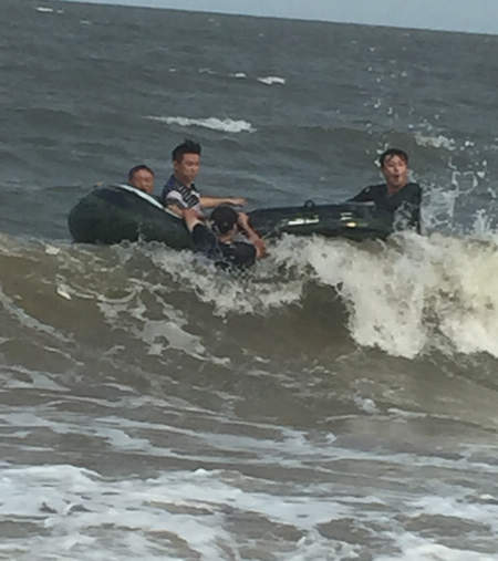 巩峥体验真实海难