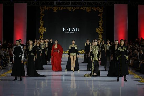 中式丽装，北京礼赞”刘亚桐中国首秀