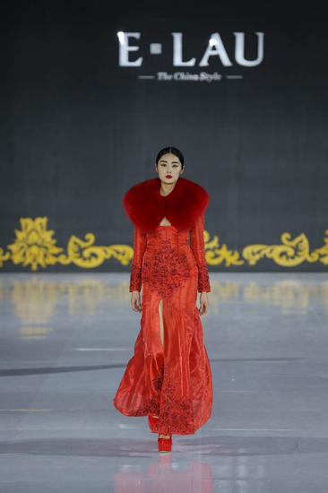 中式丽装，北京礼赞”刘亚桐中国首秀