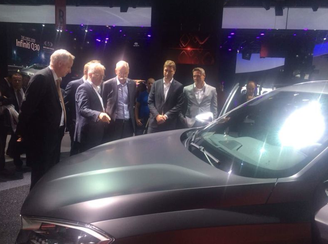 奔驰CEO蔡澈在宝沃展台