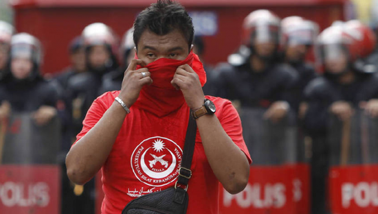 马来西亚反华游行:3万民众汇集华人区“维护马来族尊严