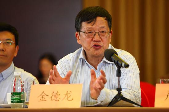 国家新闻出版广电总局重大理论文献影视片创作领导小组副组长金德龙