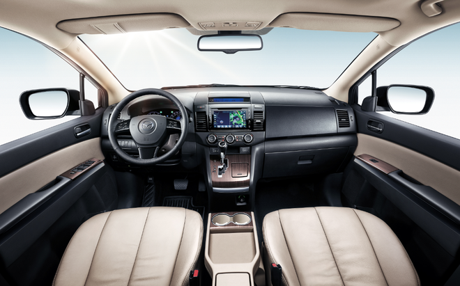 自备移动城堡 长假高速不怕堵