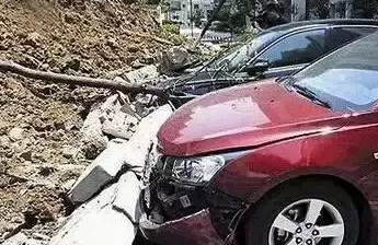 男子一晚上盗砸20余车窗 专挑暗处车作案