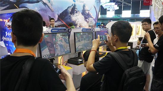 图8（九阳神功多平台玩家对战）