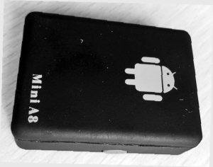 用手机拨打这个卡号，几声长音后电话接通了，窃听器就会自动接通进入接听状态。