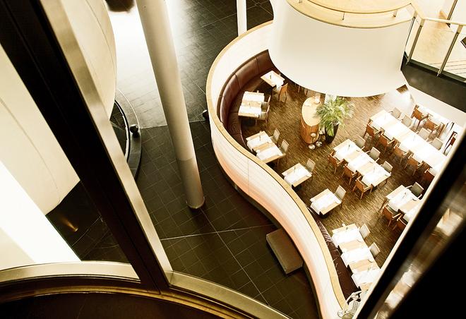 Y语角第7期 连鸟的安全都会考虑的造车厂