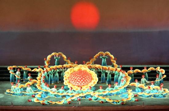 大型音乐舞蹈史诗《东方红》早年剧照