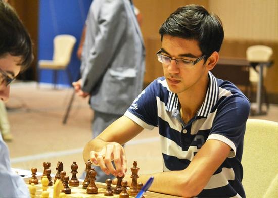 国象世界杯八强战首局 韦奕弈和俄罗斯名将