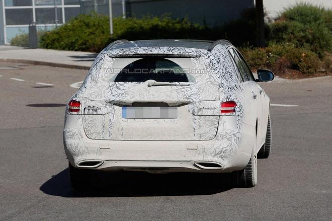 新一代奔驰E级旅行版谍照