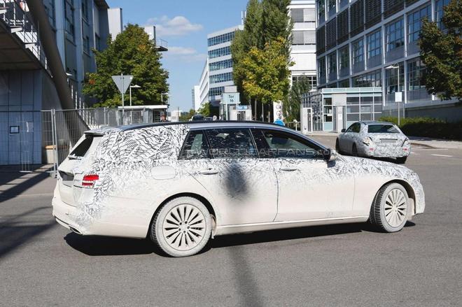 新一代奔驰E级旅行版谍照
