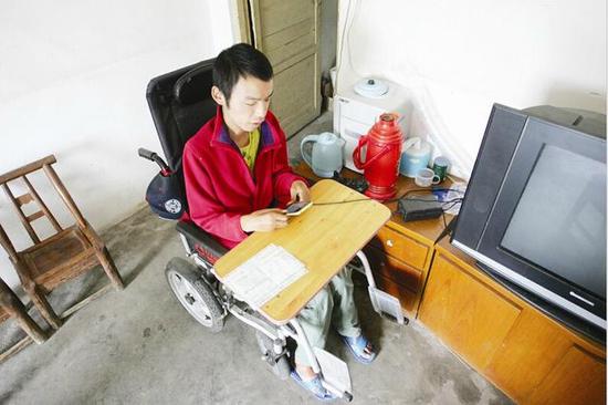 宜昌渐冻人用3根手指网上卖茶叶为母筹药费