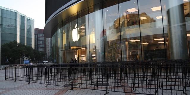 iPhone6s今开售:排队场景不再
