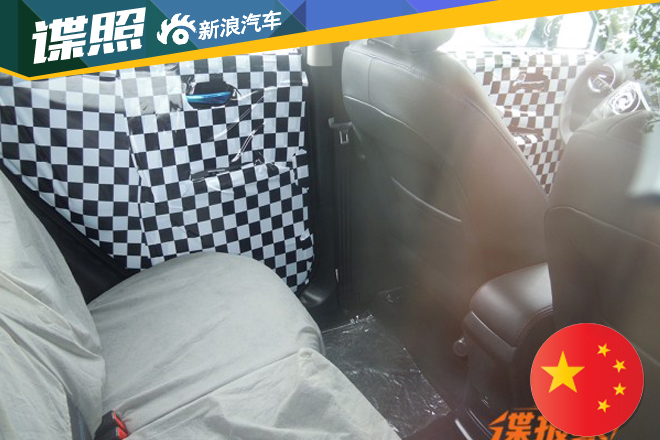 长安新小型SUV CS15谍照 广州车展首发