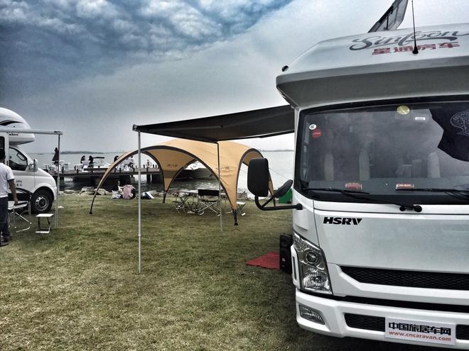 首届中国（苏州）国际旅居车展览会开幕