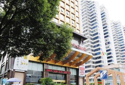 图为长沙市某酒店,2010年10月的一天,接到陌生女子的短信后,衡阳官员
