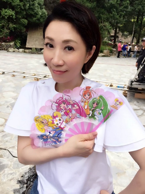 李翊君节目做歌唱评审临场教课显认真