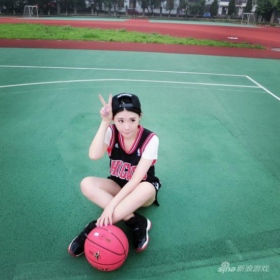 会打篮球的游戏女神