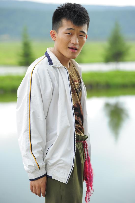 摘要:  被誉为"黄金副咖","实力派小逗比"的青年演员姜寒,主演微电影