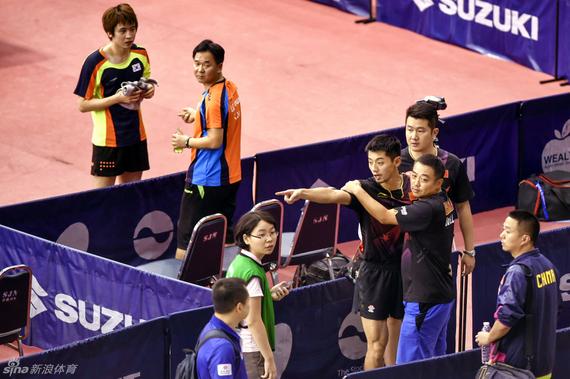 张继科对判罚很生气