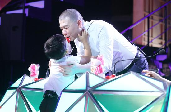 郑学智亲冯小刚