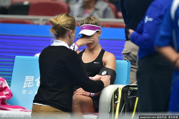 布沙尔医疗暂停泪洒赛场