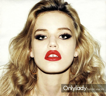 牙缝妹top3:georgia may jagger