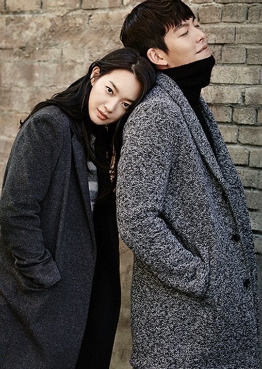 韩国情侣金宇彬申敏儿拍写真 亲密依偎