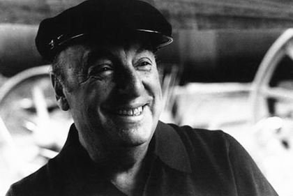 巴勃鲁·聂鲁达(1904～1973)智利诗人。1971年作品《情诗·哀诗·赞诗》获诺贝尔文学奖。