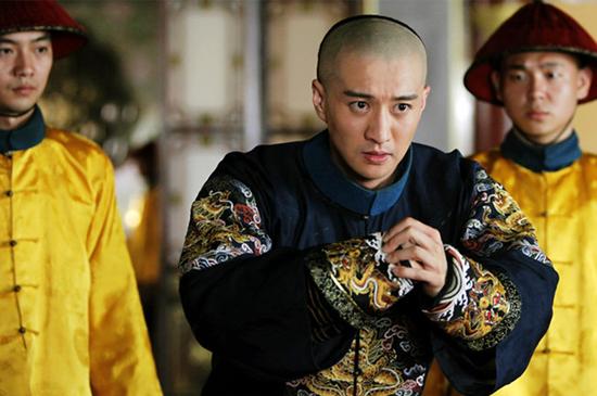 高仁饰演简亲王济度