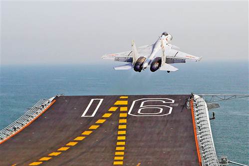 重庆崽儿戴明盟成我国航母舰载机首飞第一人