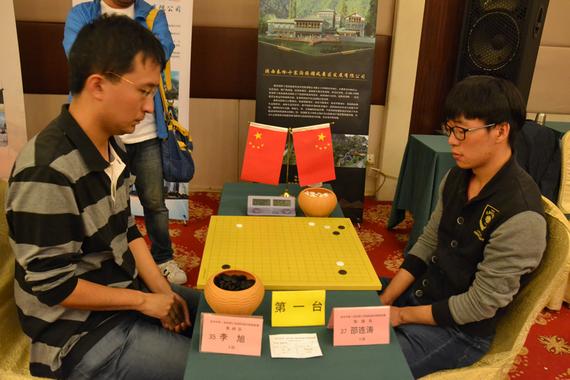 全胜棋手对决李旭胜邵连涛