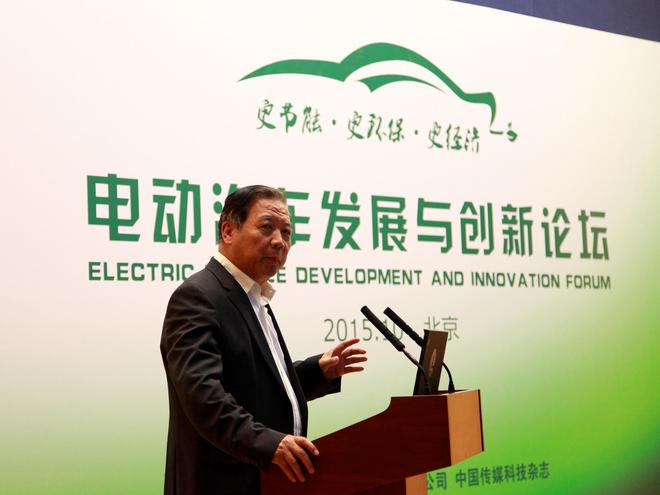 中国汽车工程学会理事长付于武