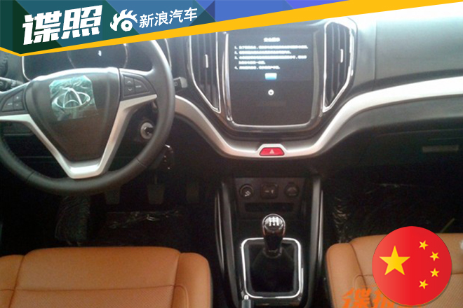 长安CX70七座版谍照曝光 深色内饰搭配 