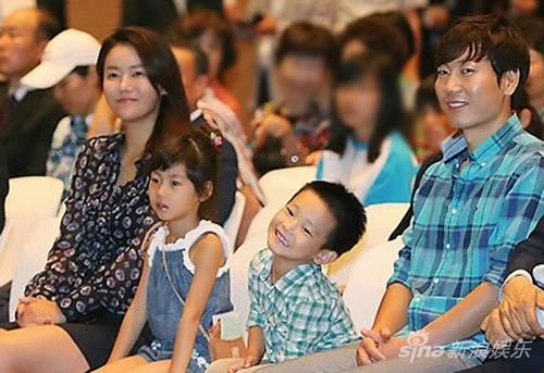 朴叶善、大女儿智雅、小儿子智旭、宋钟国