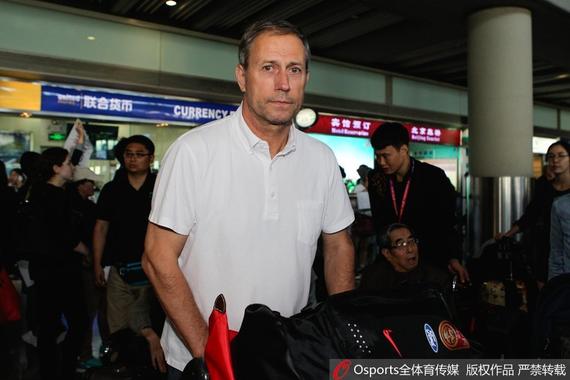 佩兰该下课吗？