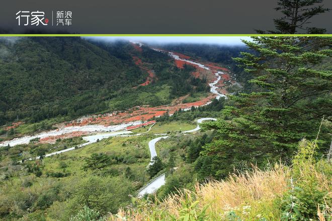 观雪山赏红石 川西北十一自驾游