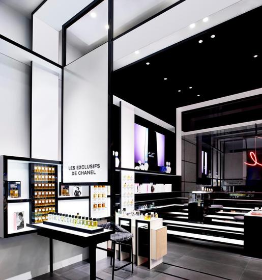 chanel全新概念摩登空间入驻上海来福士|香奈儿_新浪时尚_新浪网