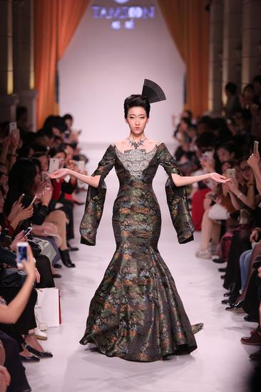 上海高级定制周 “玉鸟流苏”谈颂TAMSOON定制发布